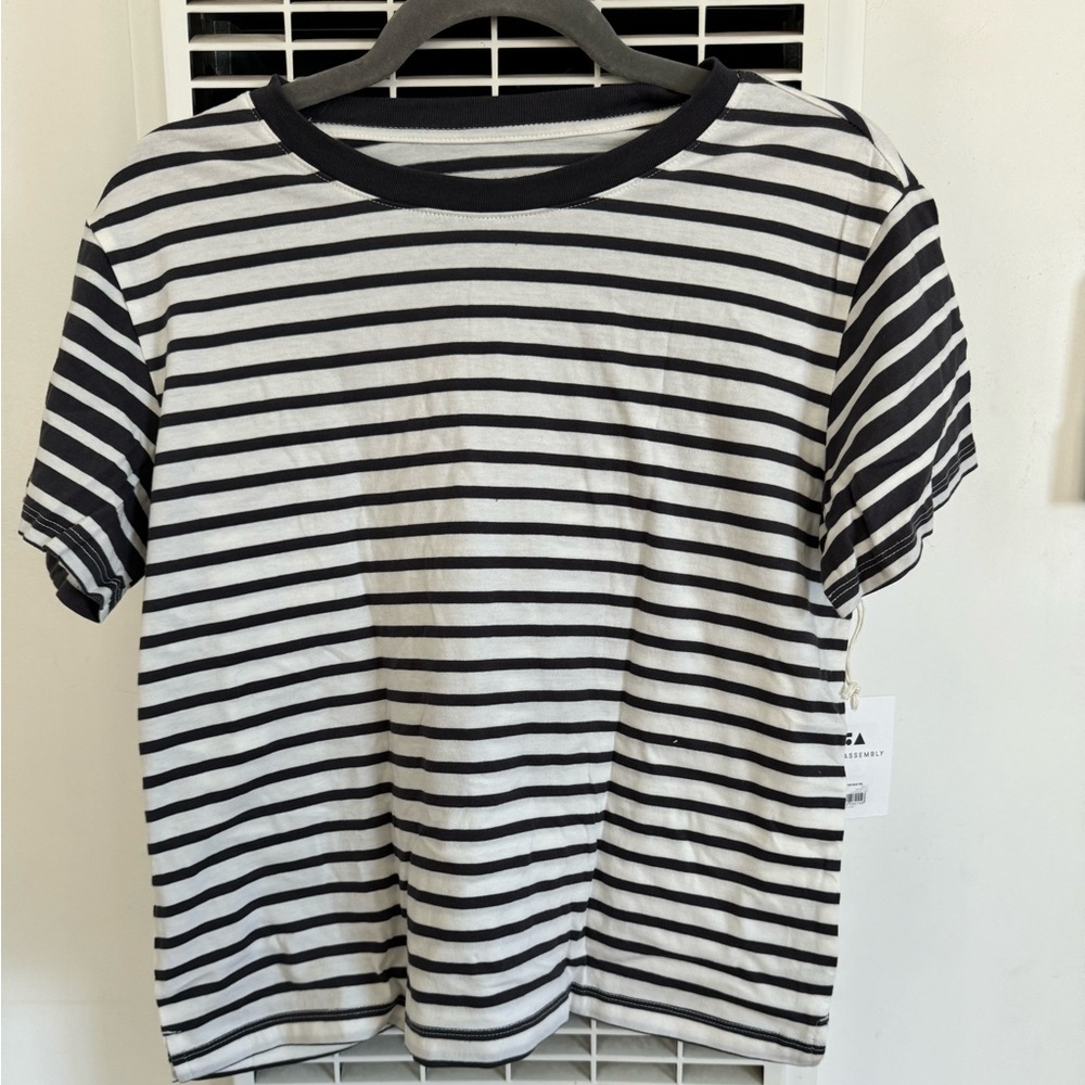 NWT Free Assembly Trendy Box-Cut Tee